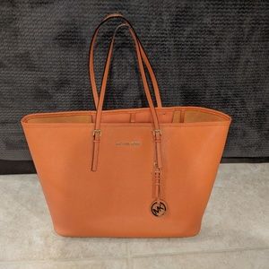Michael Kors Jet Setter Tote